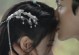 亲吻狗狗额头的特殊含义——探究狗狗额头亲吻的意义和重要性（狗狗额头亲吻）
